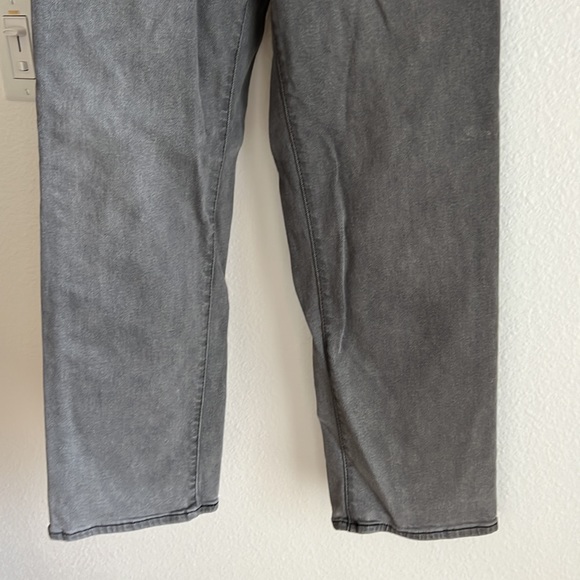 Gently used Levi’s Ribcage Straight Ankle Size 26 jeans. - Picture 4 of 10